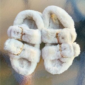 ULTRA CUTE faux fur sandals 🌸🌸🌸